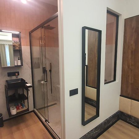Retiro Studio Мадрид Екстериор снимка