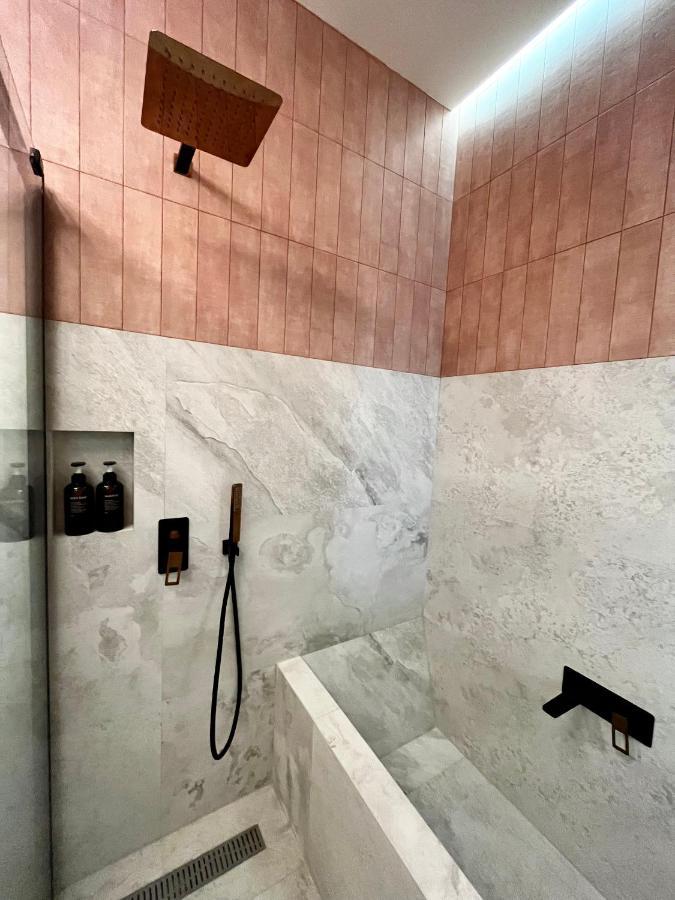 Retiro Studio Мадрид Екстериор снимка