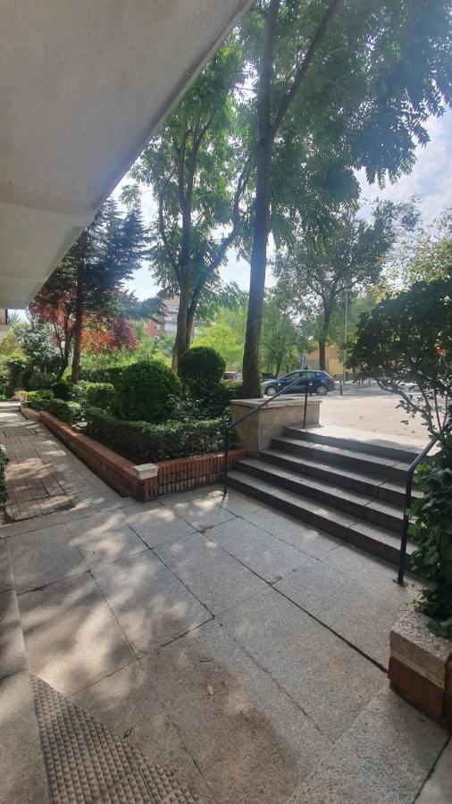 Retiro Studio Мадрид Екстериор снимка