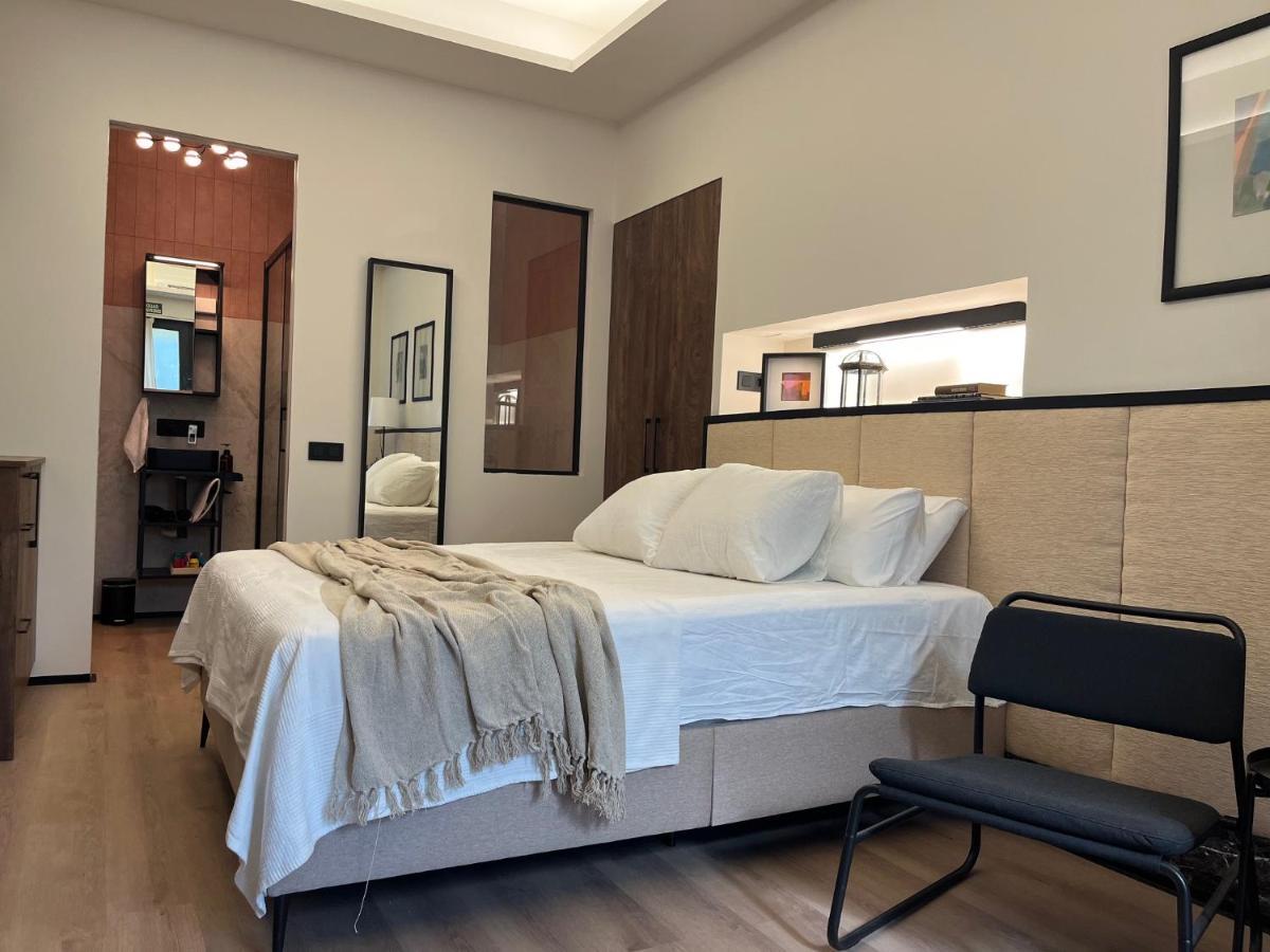 Retiro Studio Мадрид Екстериор снимка