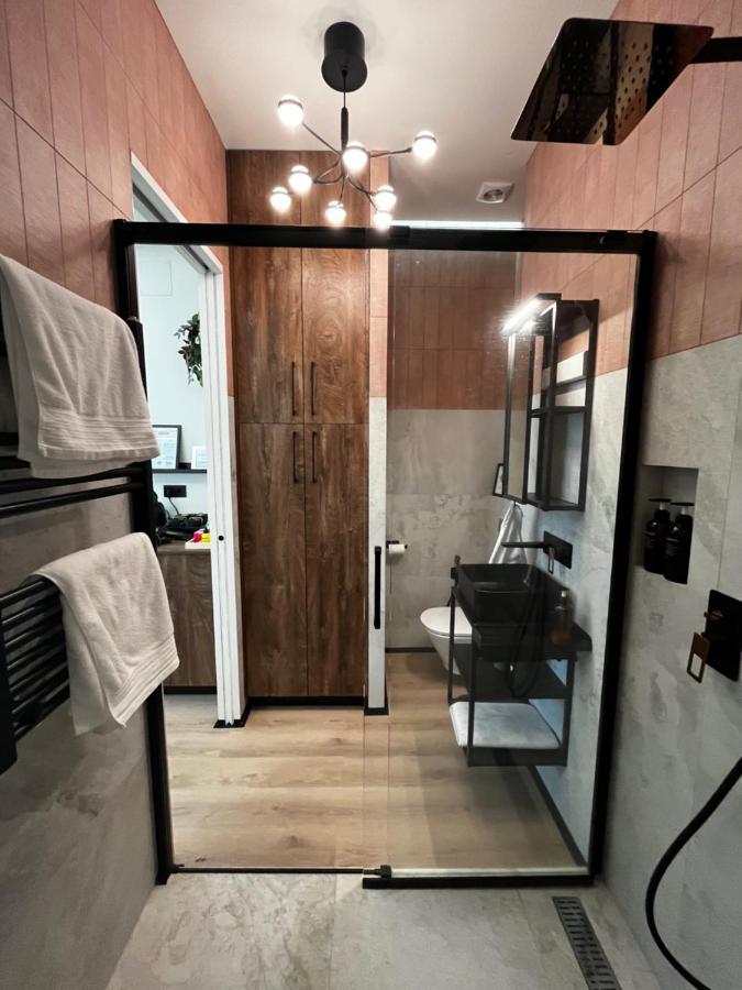 Retiro Studio Мадрид Екстериор снимка
