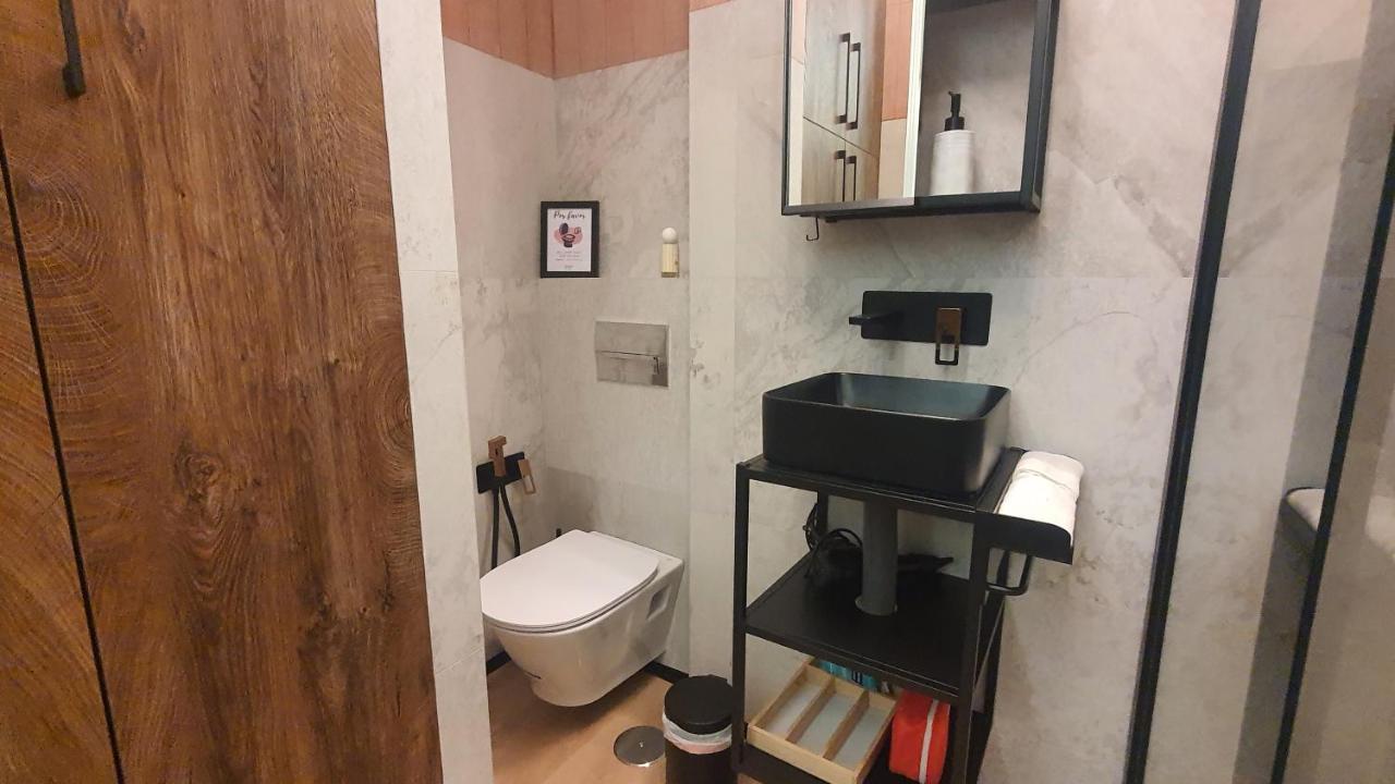 Retiro Studio Мадрид Екстериор снимка